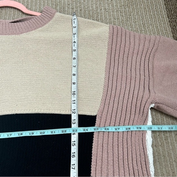 POL Colorblock Patch Mixed Knit Balloon Sleeves Tie Back
Sweater - Picture 14 of 15